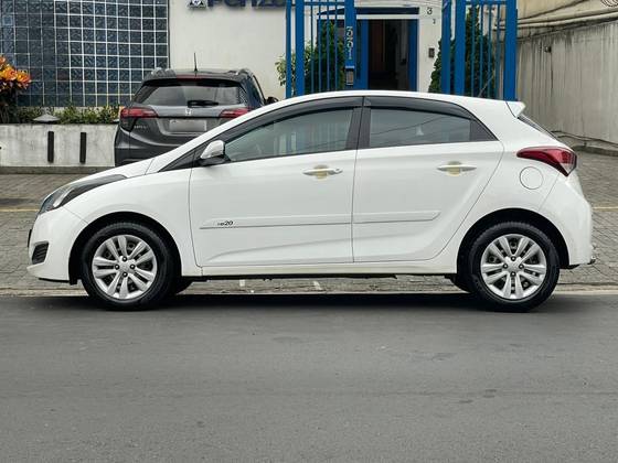 HYUNDAI HB20 1.6 COMFORT PLUS 16V FLEX 4P AUTOMÁTICO HYUNDAI HB20 1.6 COMFORT PLUS 16V FLEX 4P AUTOMÁTICO